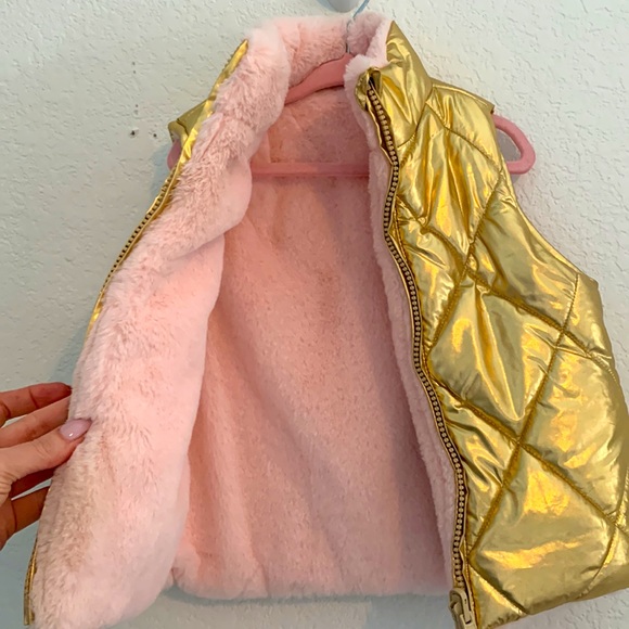 3/30$ BUNDLE SALE! 
Like new gold puff vest. 3/4T - Picture 2 of 4